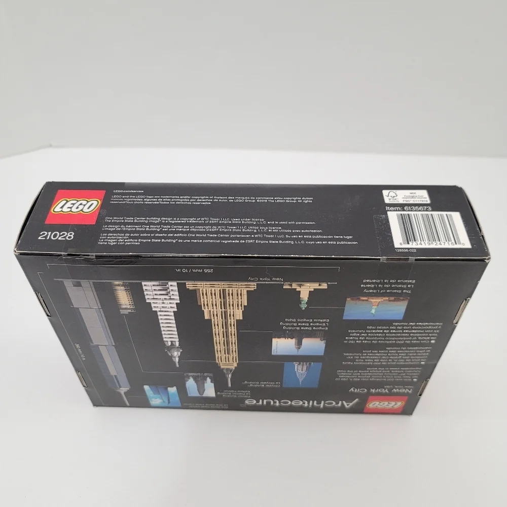 Lego Arhitecture 21028 New York City Building Set 598 Pcs New Retired!